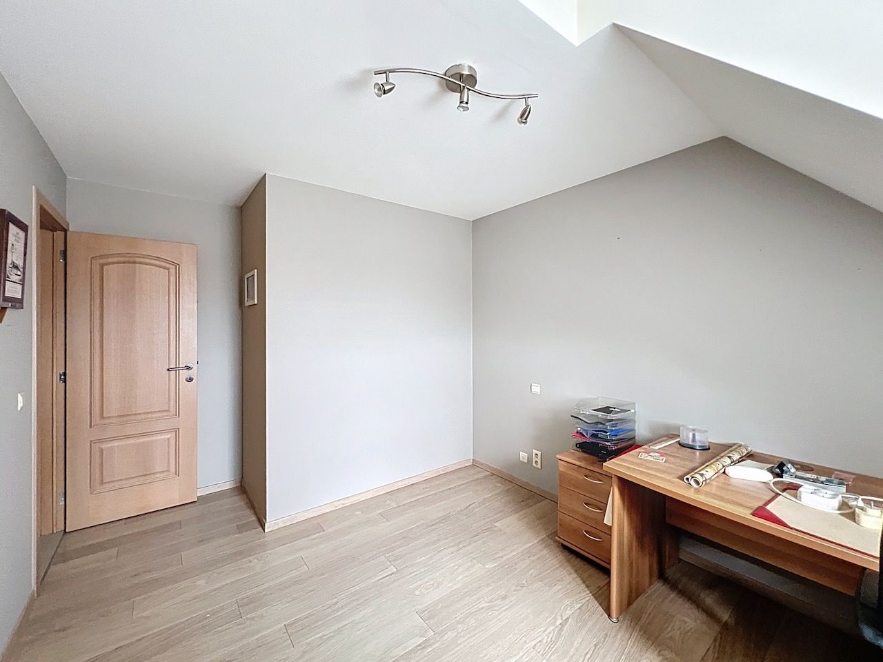 Zuidgericht duplex-dakappartement met veel ruimte op toplocatie in Heist foto 23