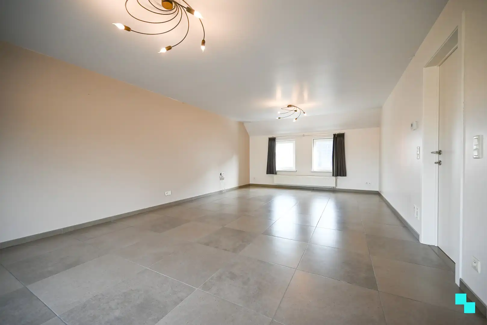 Duplexappartement te Sint-Eloois-Winkel met 2 slaapkamers foto 5