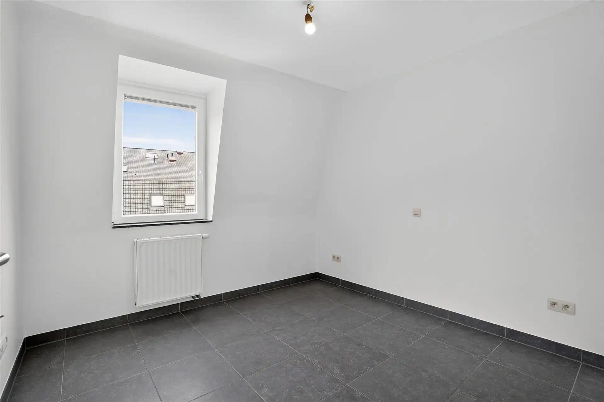 CENTRALE LIGGING / STAANPLAATS foto 20