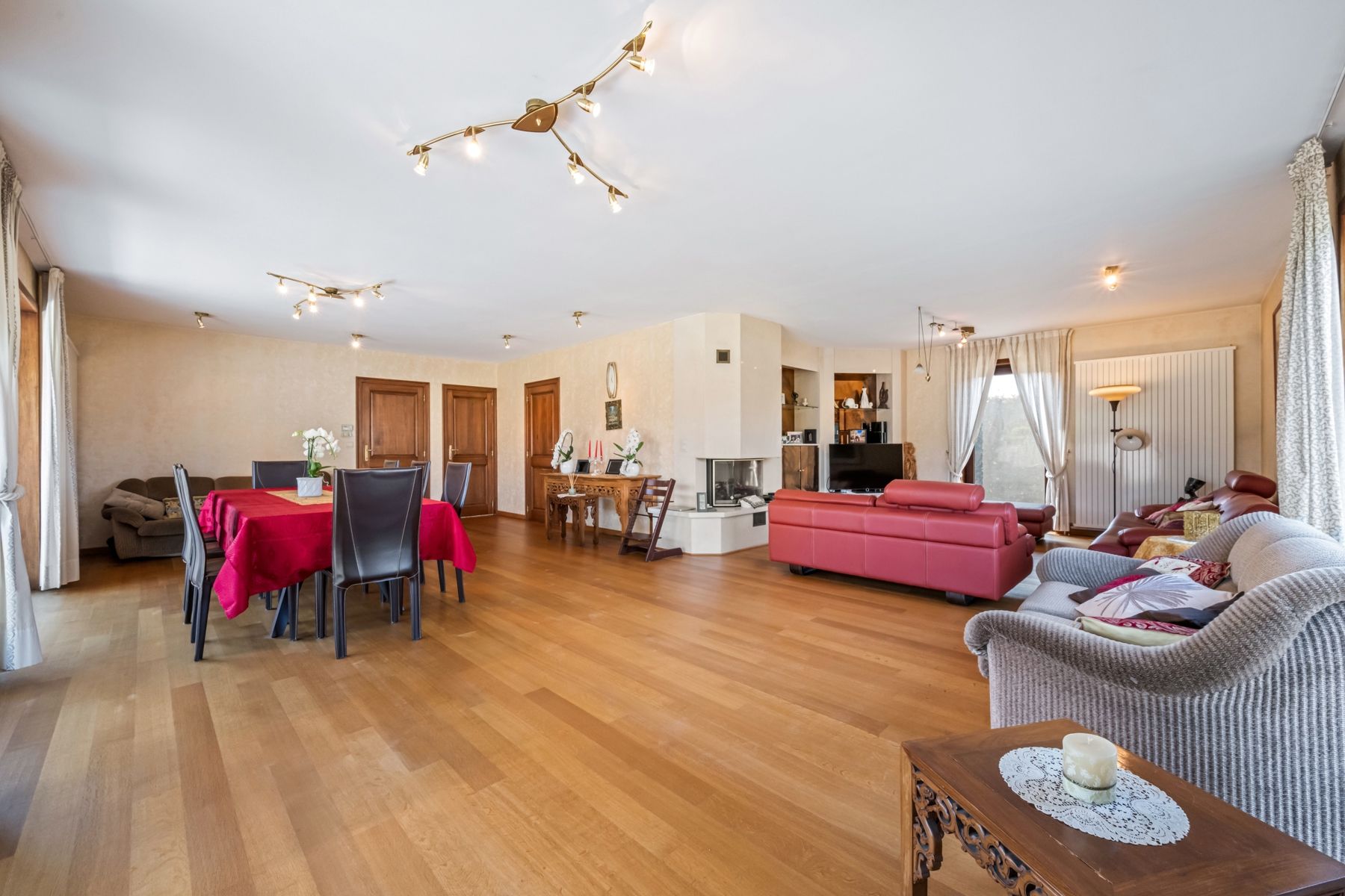 Te Sint-Kruis: Energiezuinige woning met ruimte en comfort. foto 6
