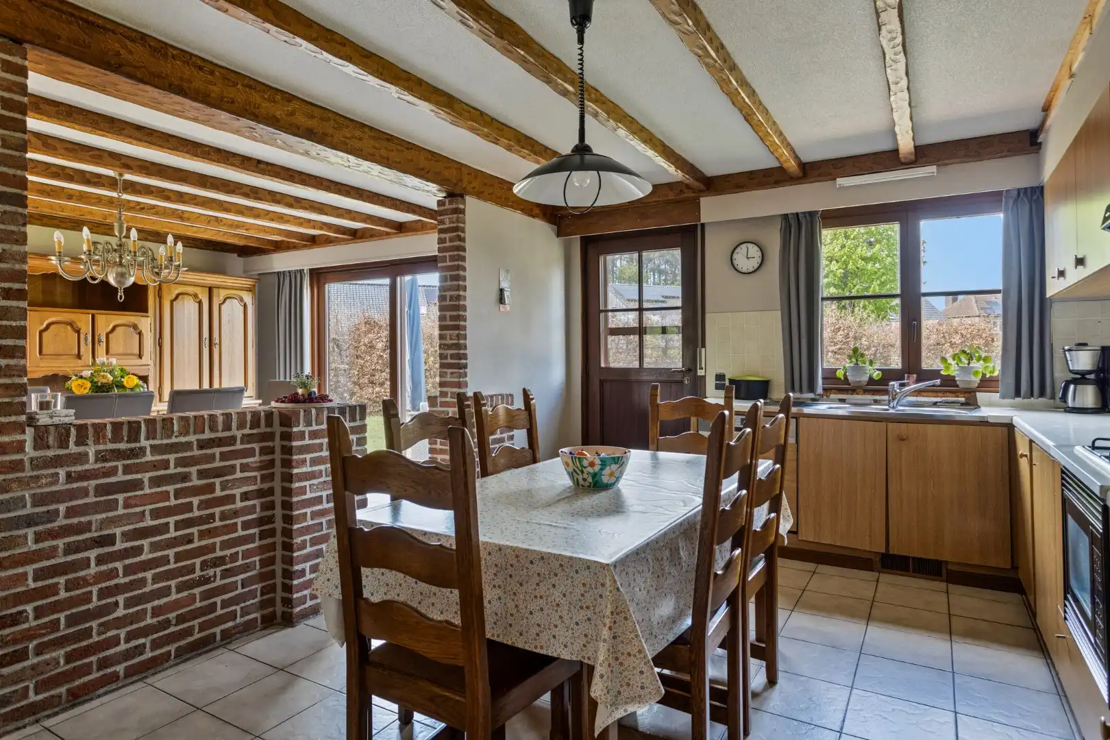 Onderkelderde woning met 4 slpks op 899 m² in een doodlopende straat te OLV Olen ! foto 15