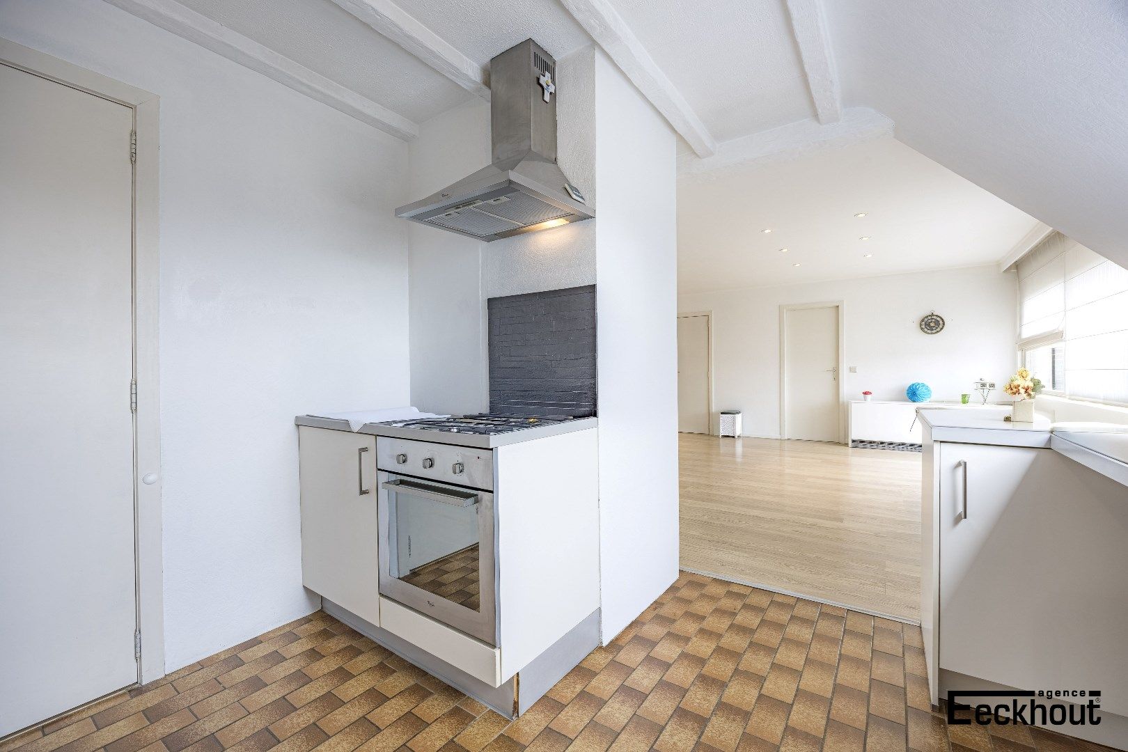 Instapklaar hoekappartement op gunstige ligging! foto 5