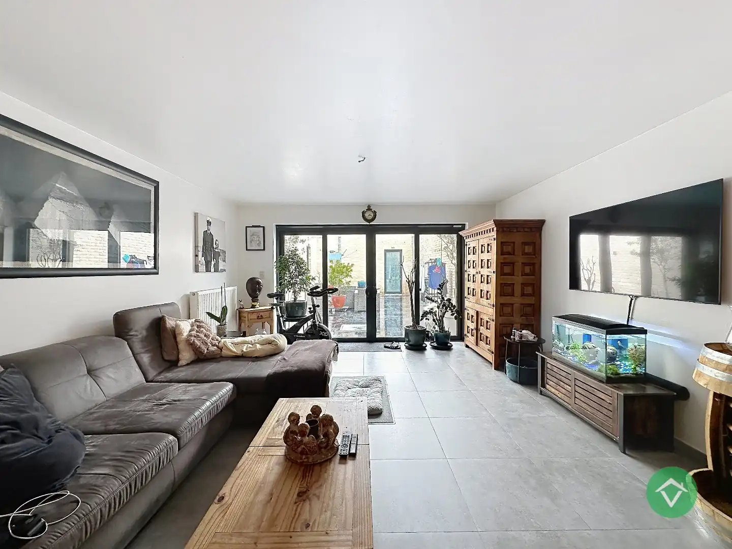 Verrassende rijwoning met 3 slaapkamers en garage te Oostende foto 3