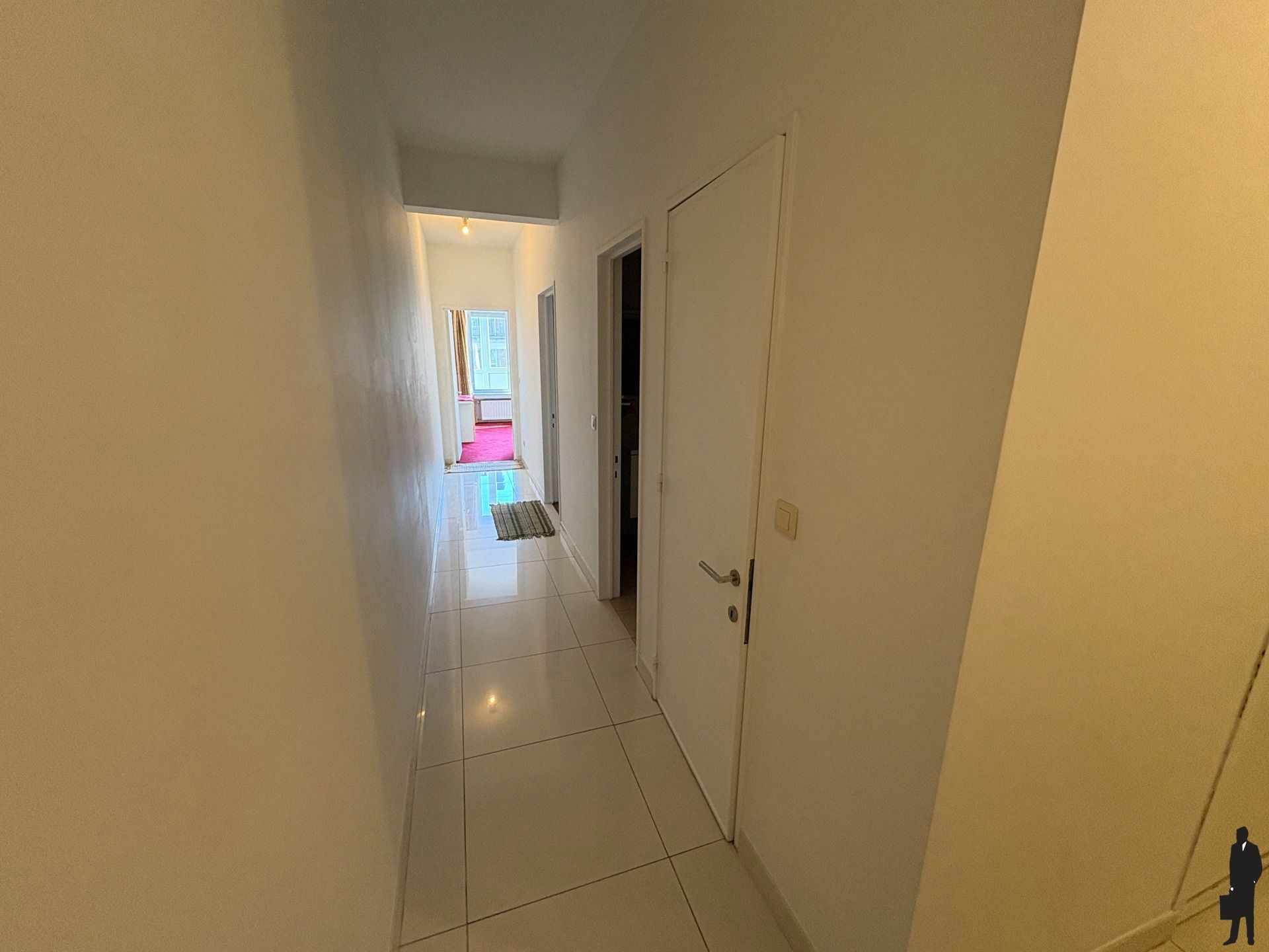 Gemeubeld instapklaar 3-slaapkamer appartement te huur foto 7