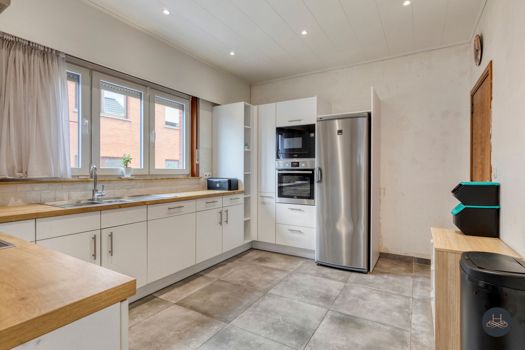 Gerenoveerde ruime woning op toplocatie met tuin foto 8