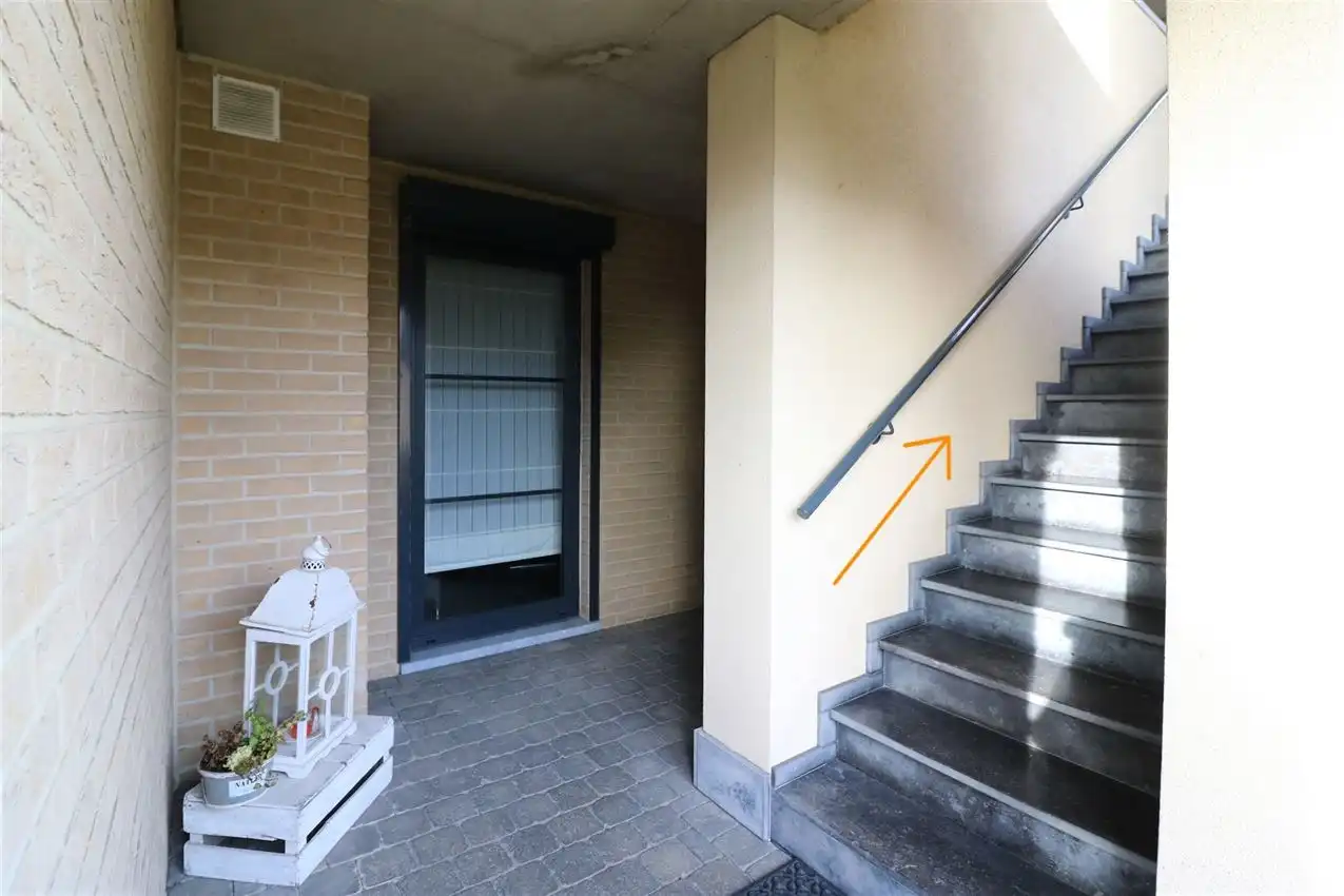 Duplex met groot terras, twee slpk en afgesloten garage foto 3