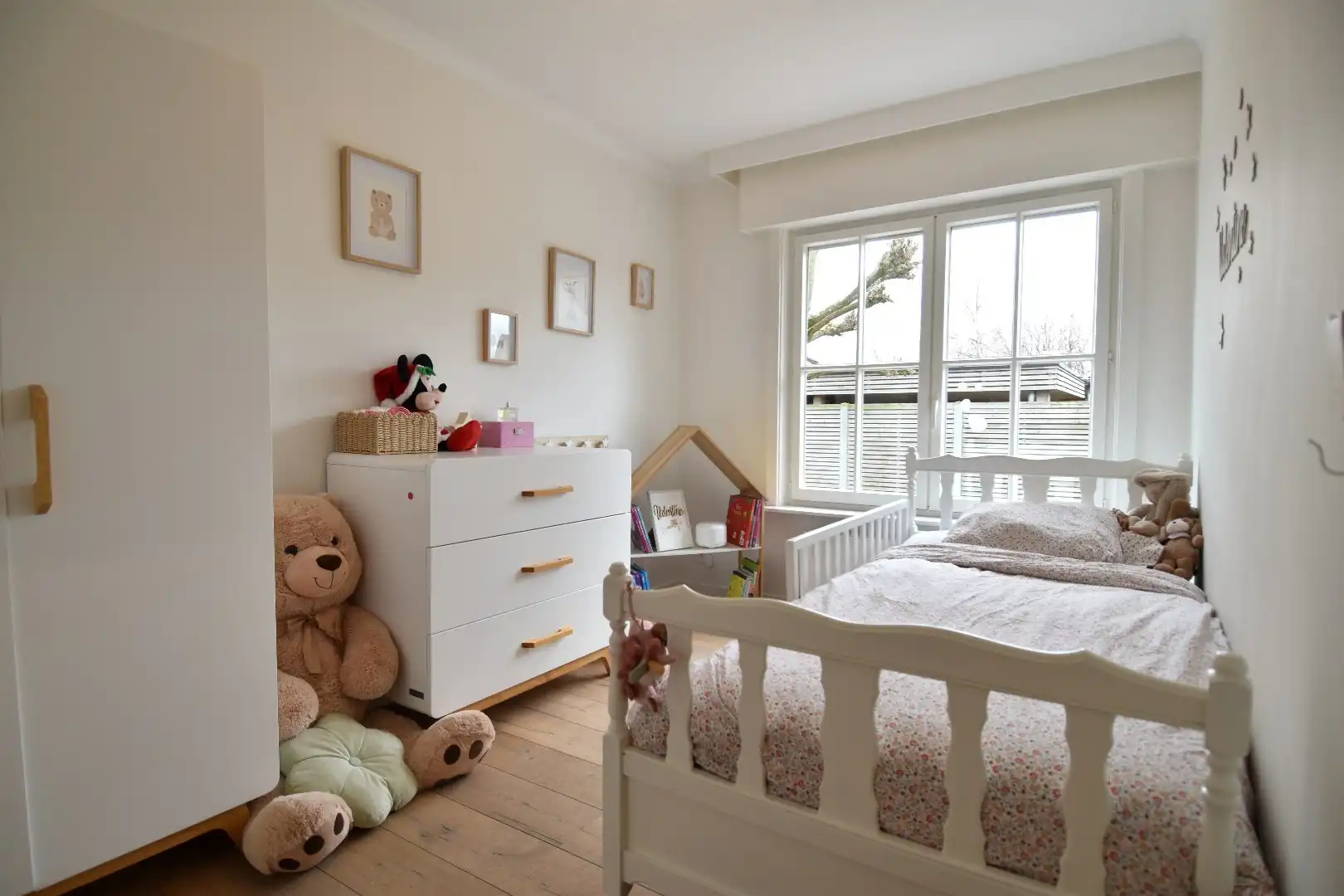 Instapklare woning met 3 slaapkamers, garage en een mooi stukje tuin te koop in residentiële wijk te Aalbeke foto 16