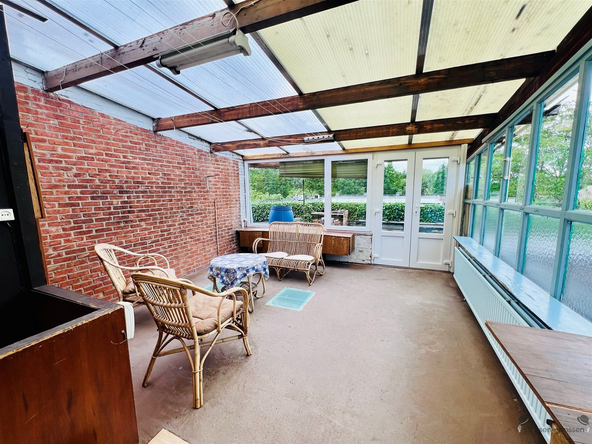 Te renoveren halfopen bebouwing met garage foto 10