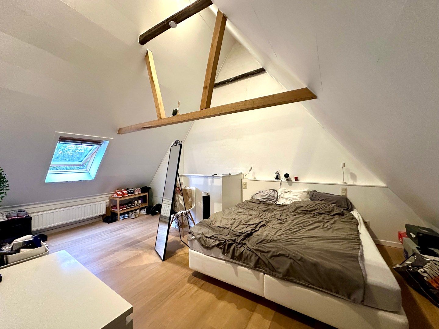 Gemeubelde rijwoning vlakbij Sint-Annarei foto 12