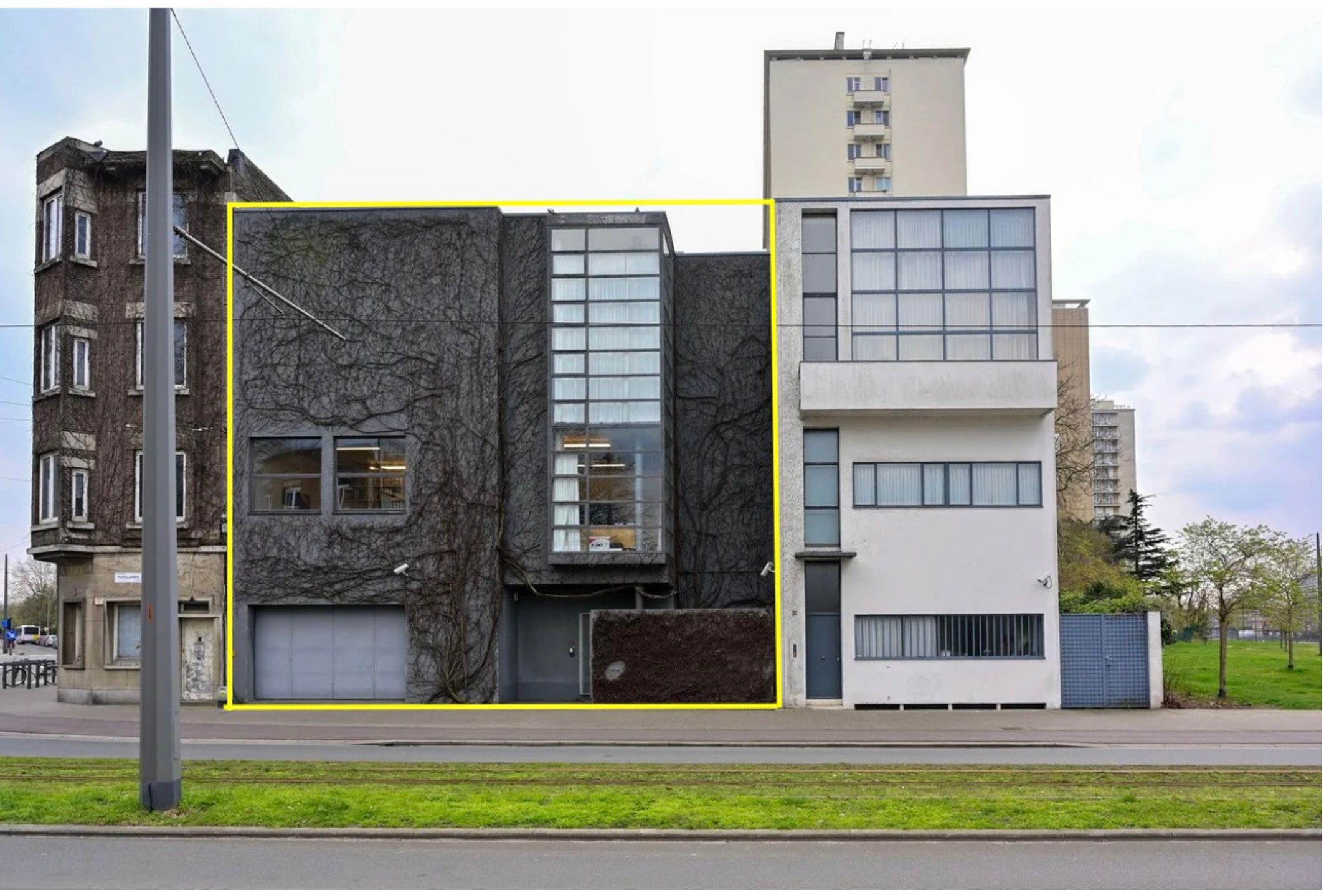 WILRIJK - Modernistisch huis op centrale locatie foto 17