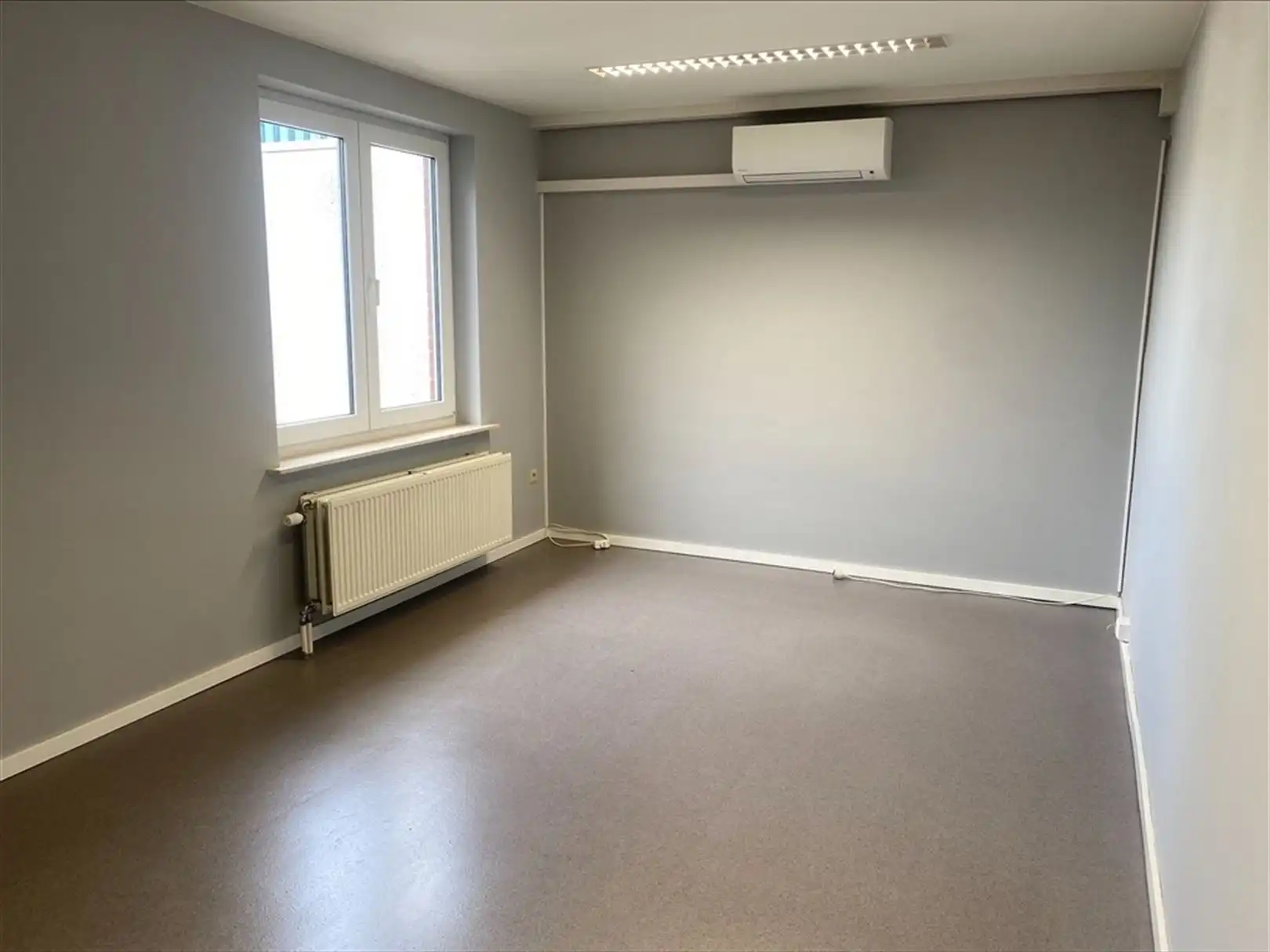 Comfortabele kantoren op zichtlocatie aan het klaverblad in Sint-Denijs-Westrem foto 13