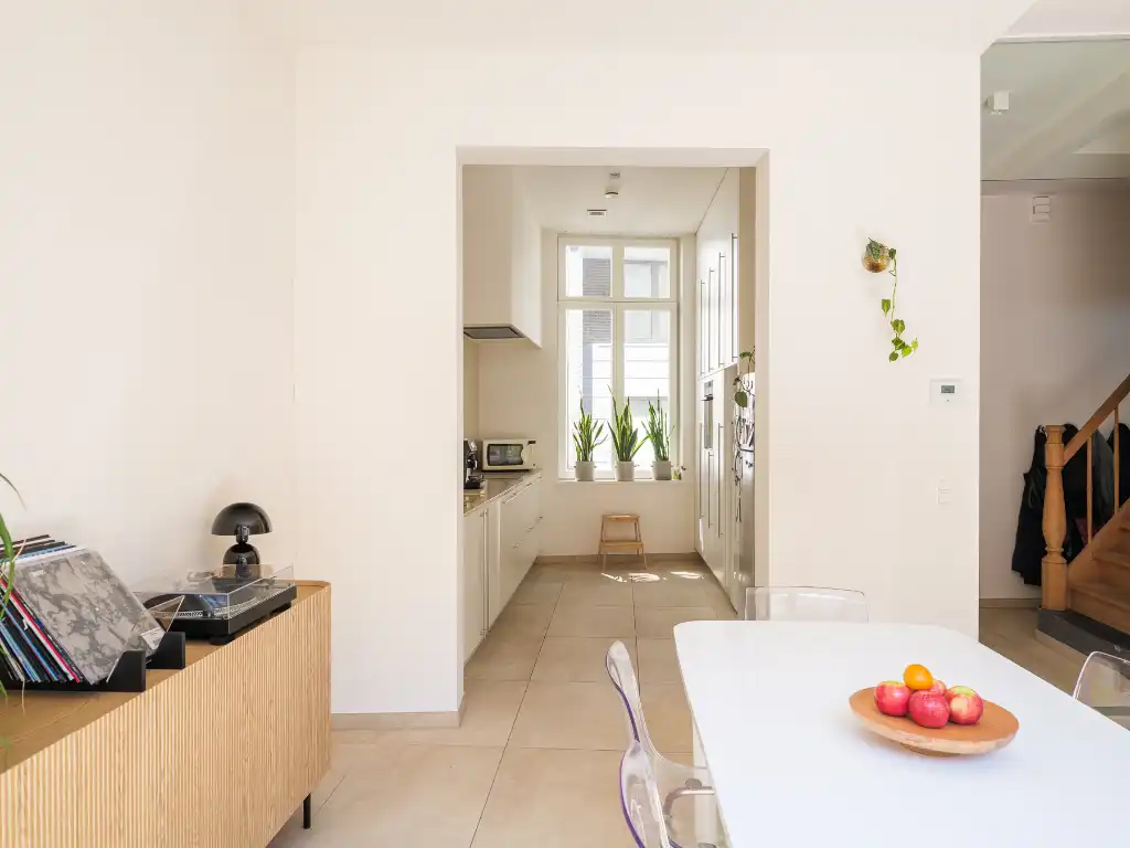 Centrum Gent - Instapklare burgerwoning met 4 slaapkamers, 2 badkamers, stadstuin en inpandig terras op een bijzonder centrale ligging. foto 2