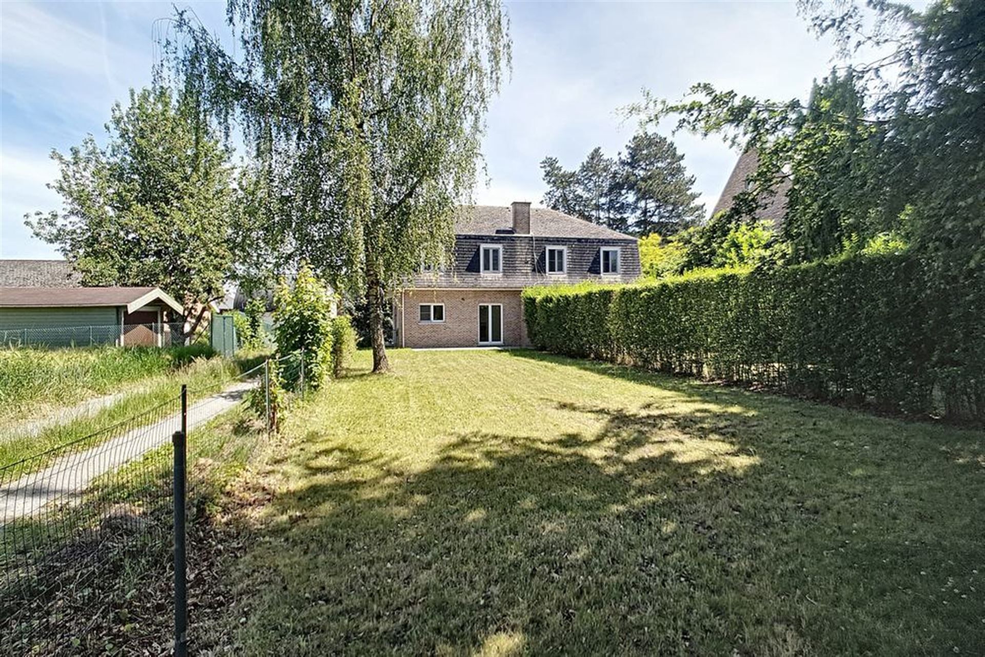 Koppelvilla in rustige straat vlakbij het Park van Tervuren. foto 13