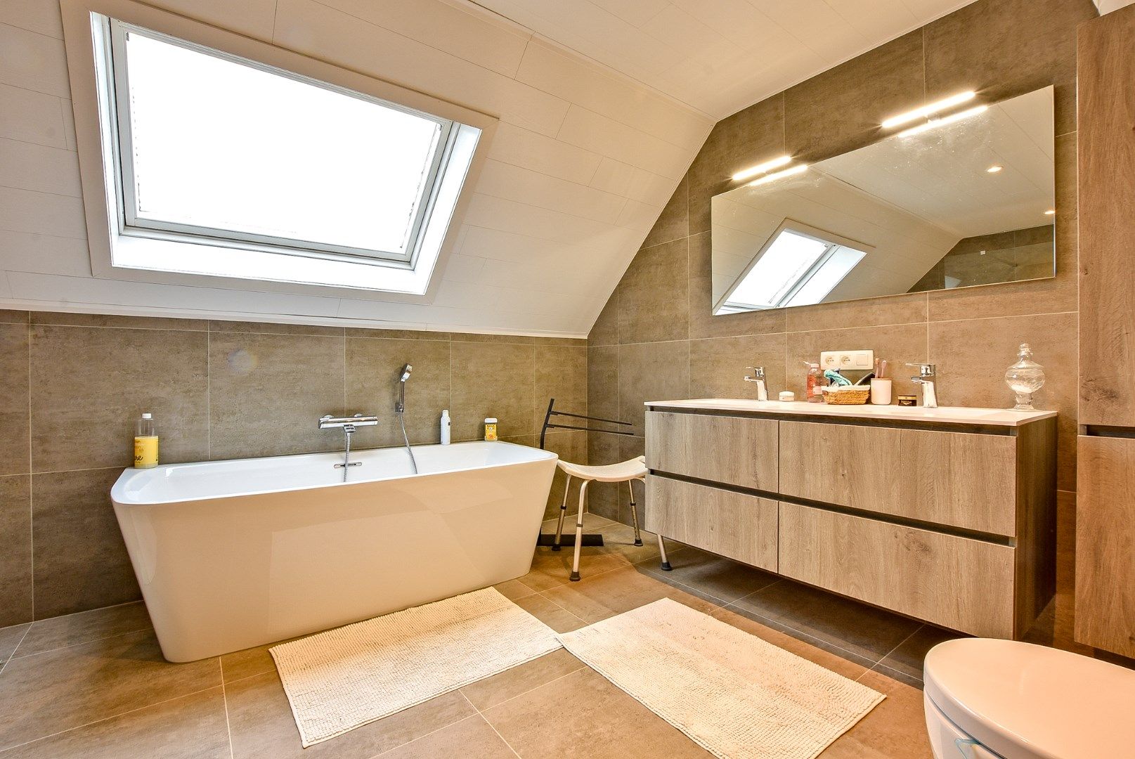 Prachtige alleenstaande villa met 4 slaapkamers op 599 m². foto 14