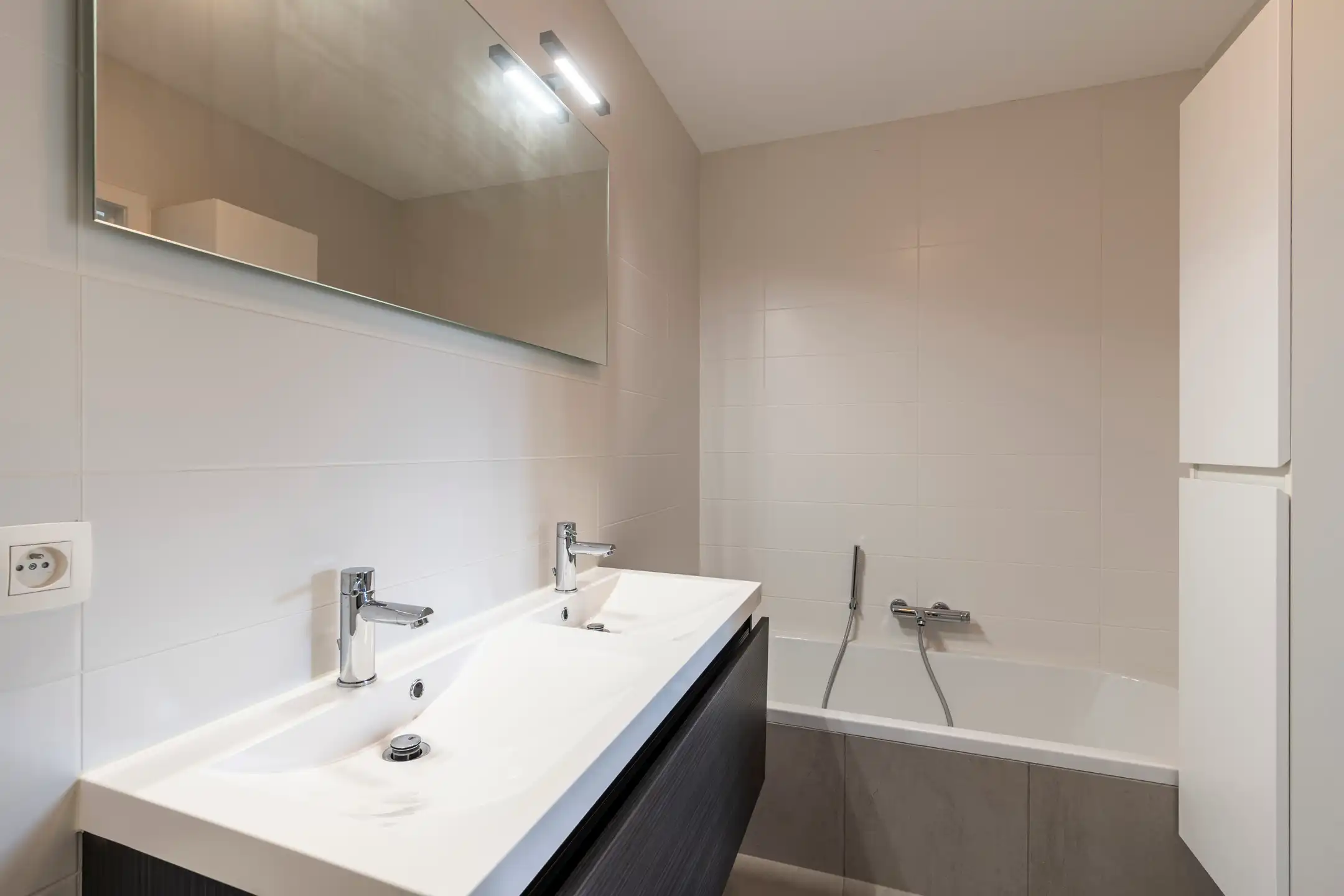 Appartement met 2 slpk en 2 x parking  in centrum Poppel. foto 10