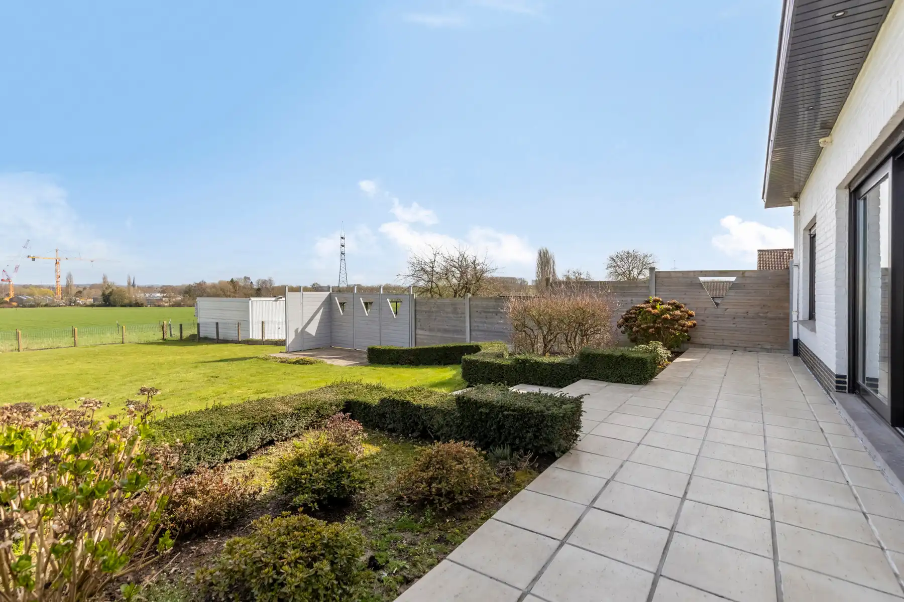 Charmante bungalow ruim perceel foto 25