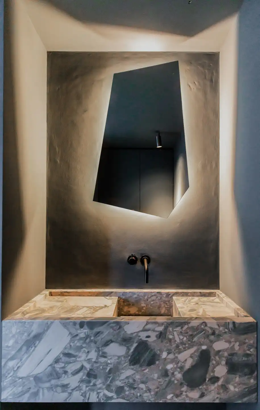 ANTWERPEN-CENTRUM - Kroonjuweel in het hart van de Stad foto 35