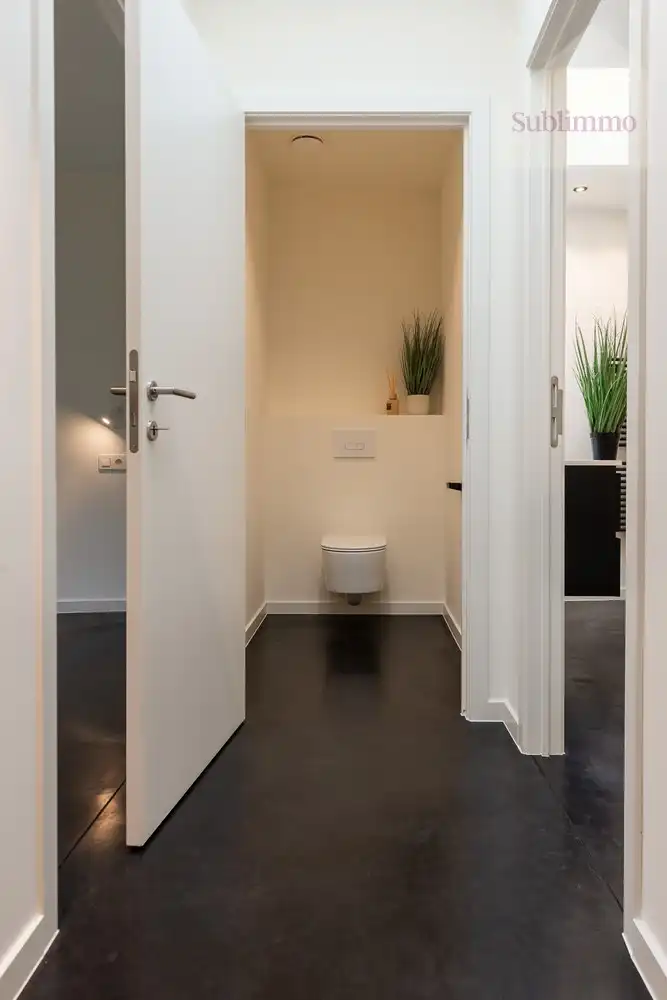 Volledig gerenoveerde karakterwoning met prachtige aangelegde tuin, polyvalente ruimte en 3 slaapkamers foto 10