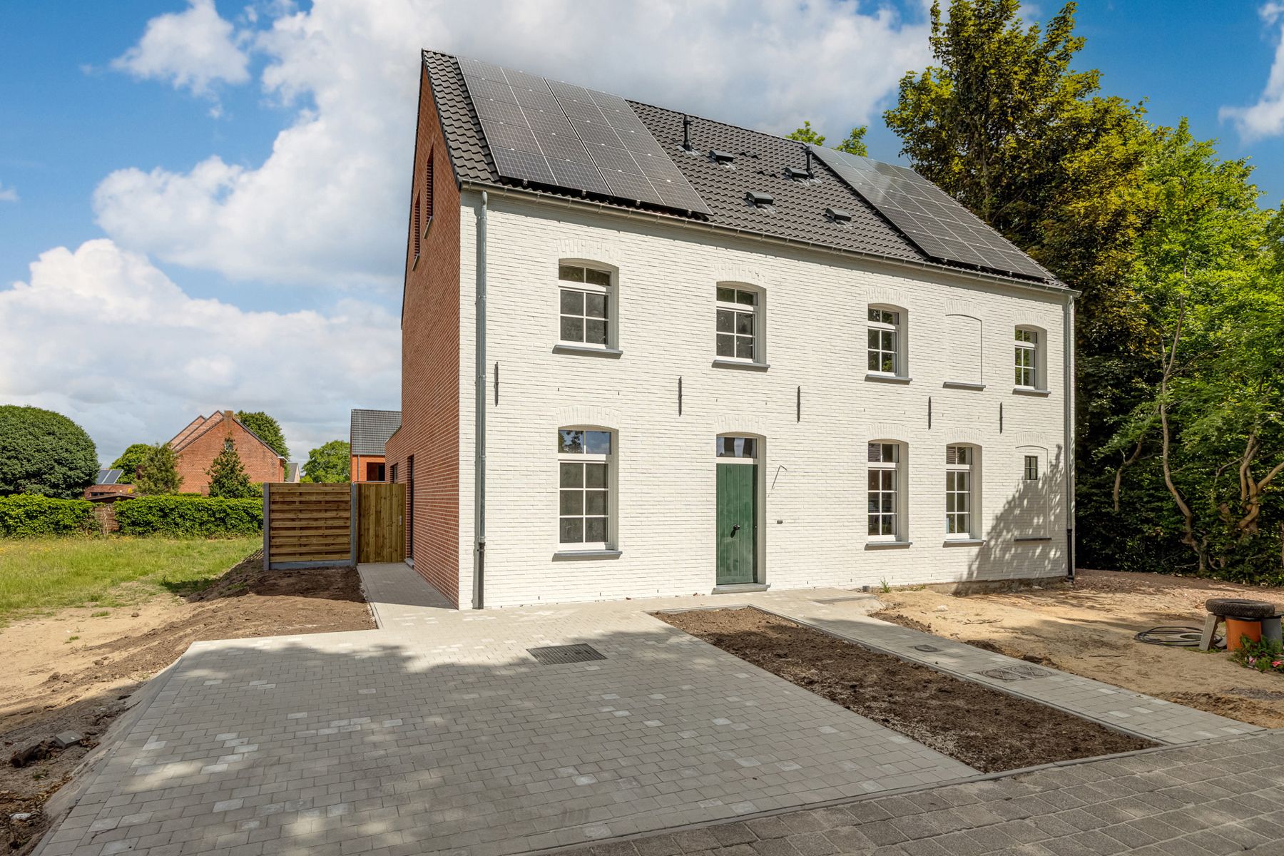 Nieuwbouwproject van 4 BEN-woningen op TOP-locatie in Minderhout foto {{pictureIndex}}