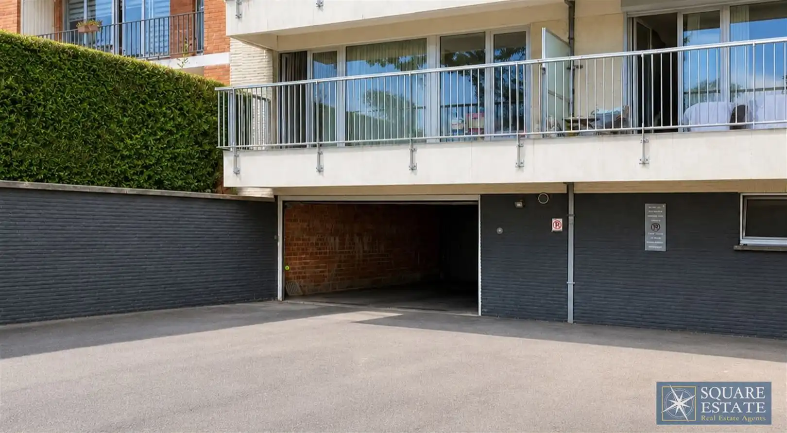 Parkeerplaats te huur  foto {{pictureIndex}}