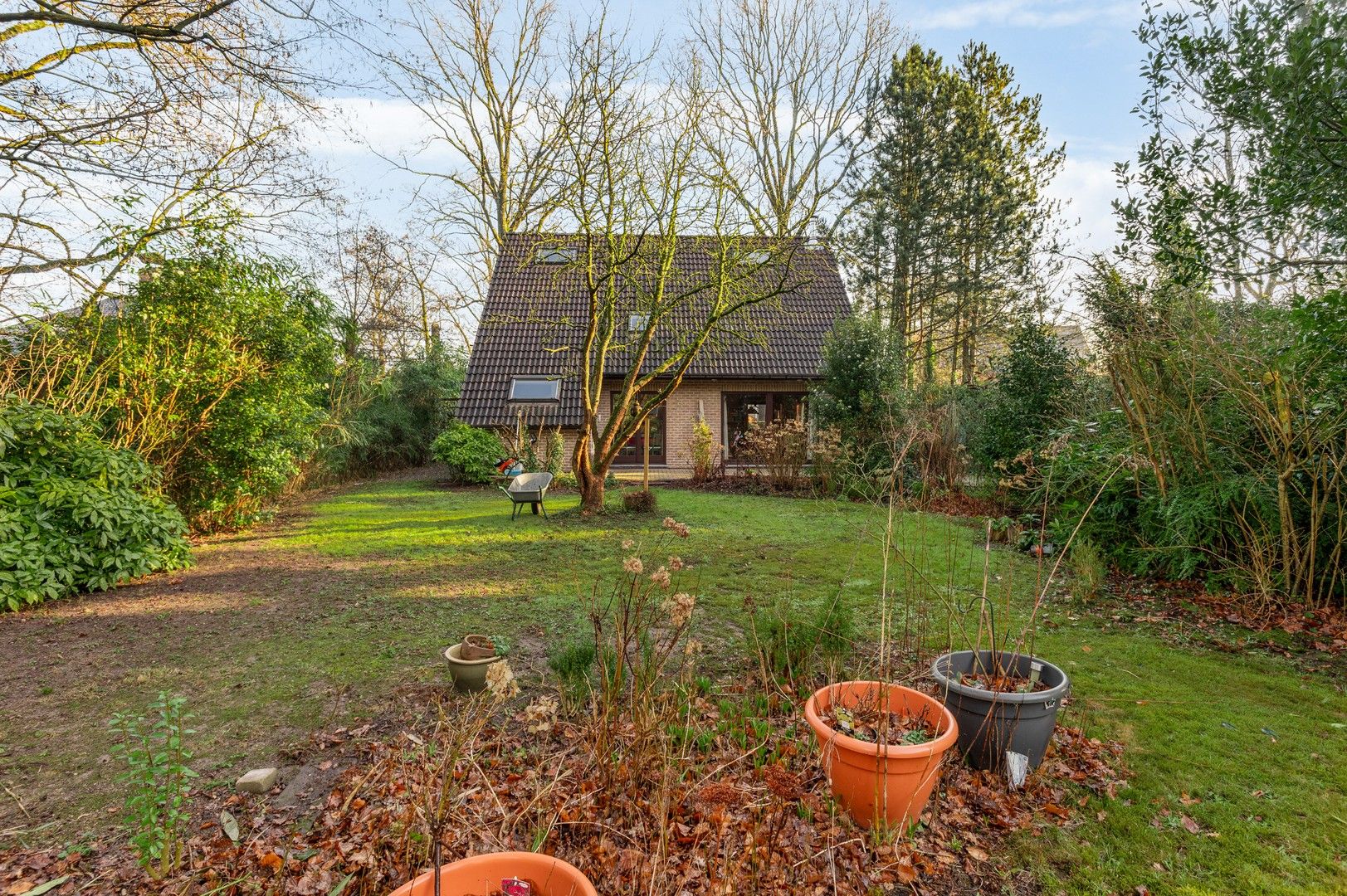 Vrijstaande villa in het groen op een perceel van 3501 m² foto 21
