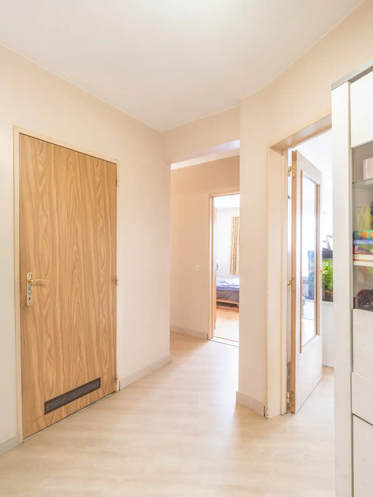 Ruim appartement met berging, terrasje en kelder foto 8