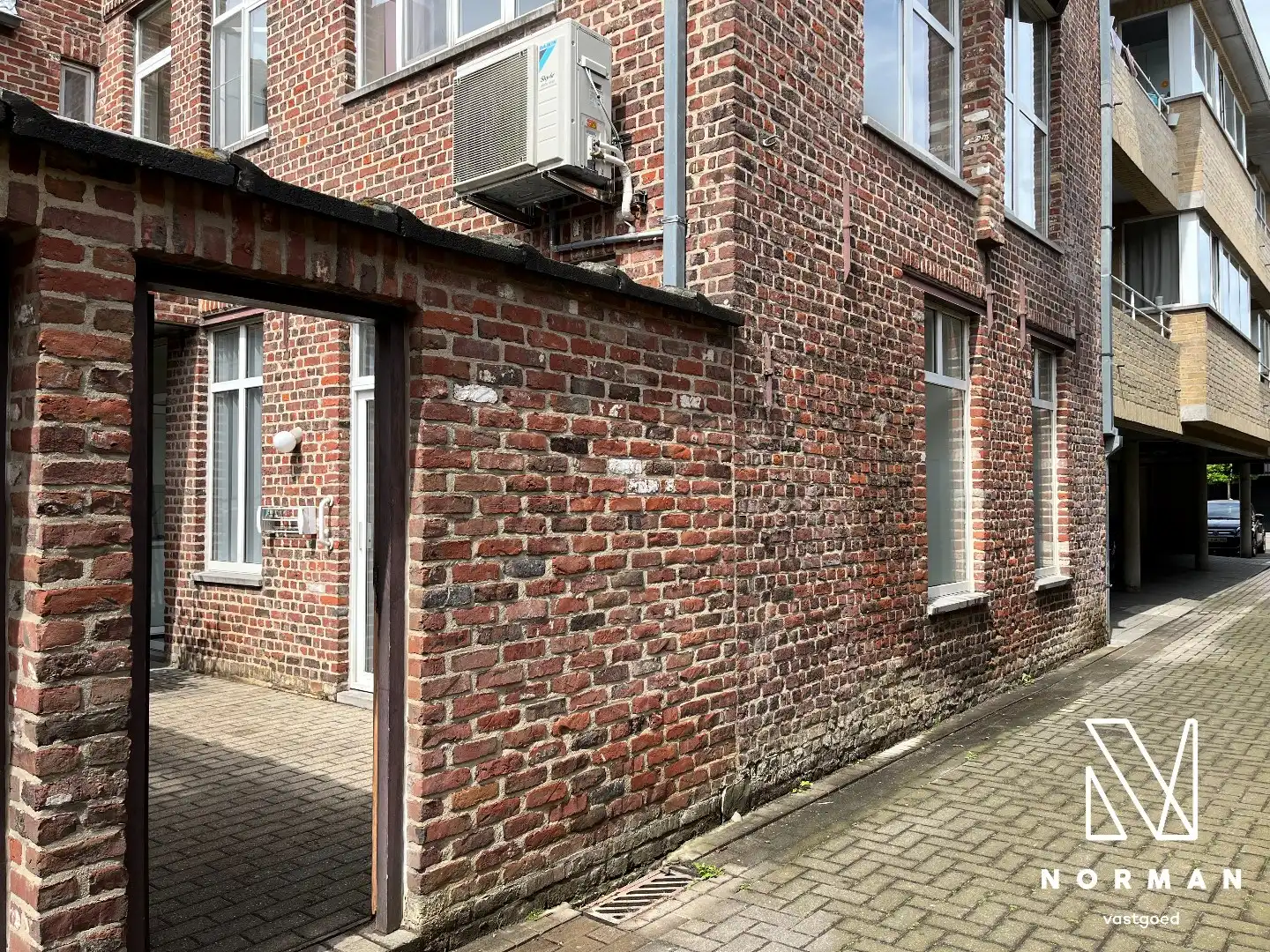 Gelijkvloers appartement met 2 slaapkamer, terras en garage in centrum van Gullegem foto 14