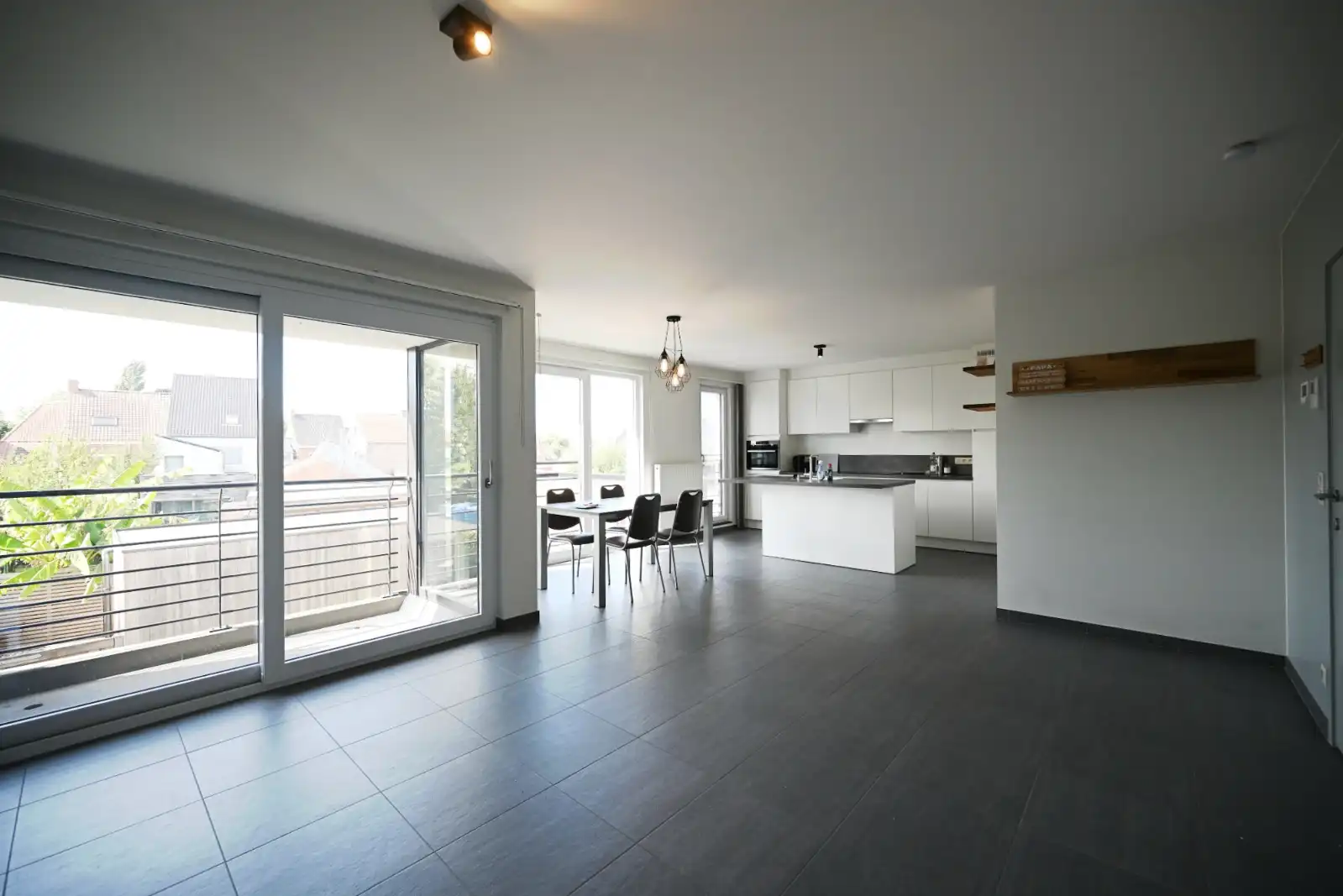 Appartement met 2 slaapkamers op het 1ste verdiep! foto 2