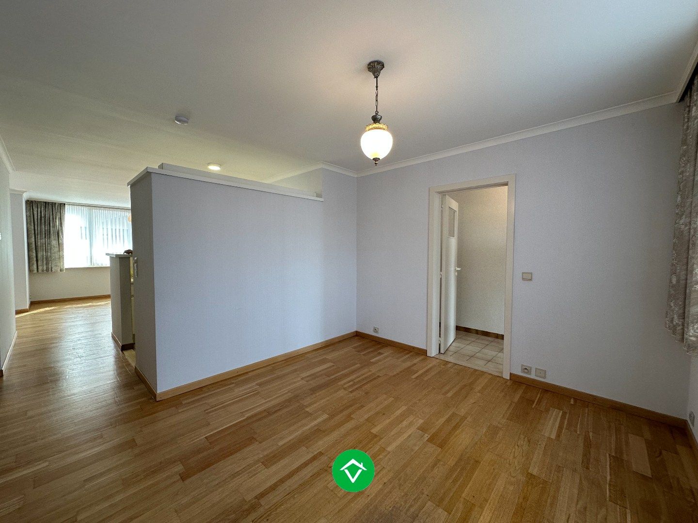 Gezellig 1-slaapkamer appartement met 2 terrassen in hartje Koekelare foto 6