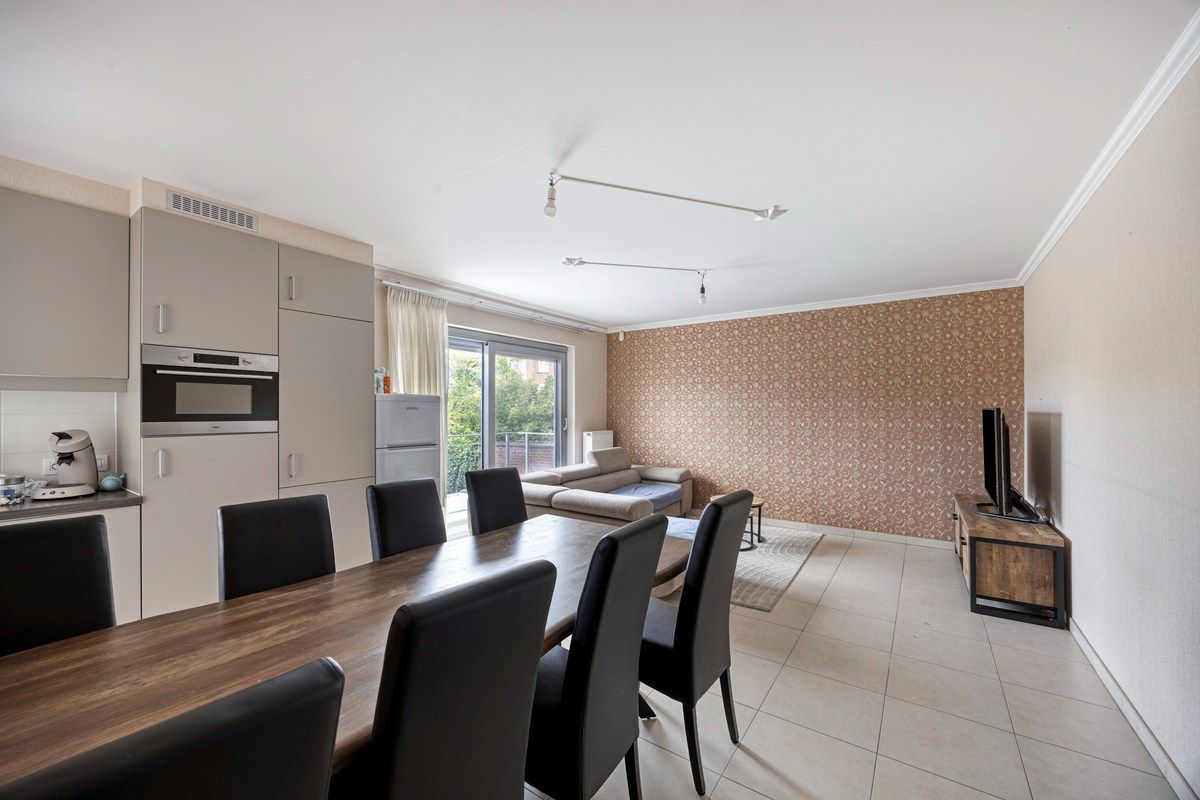 Goed gelegen appartement met 2 slaapkamers en afgesloten garagebox foto 3