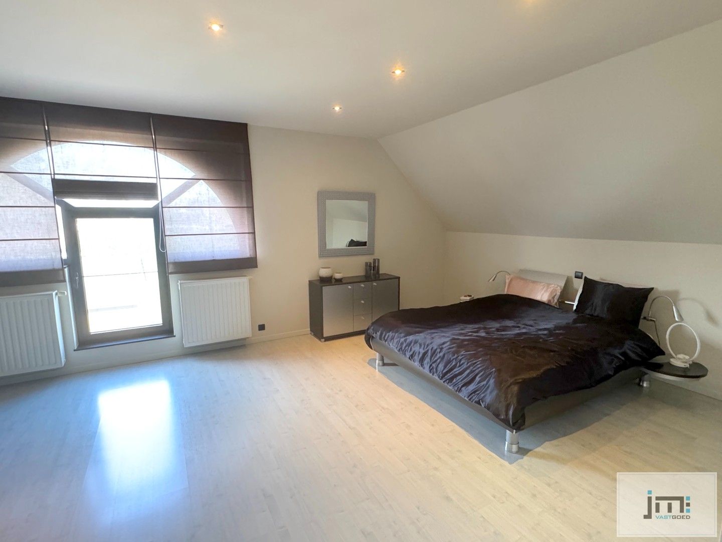 Ruime, perfect onderhouden, woning foto 11