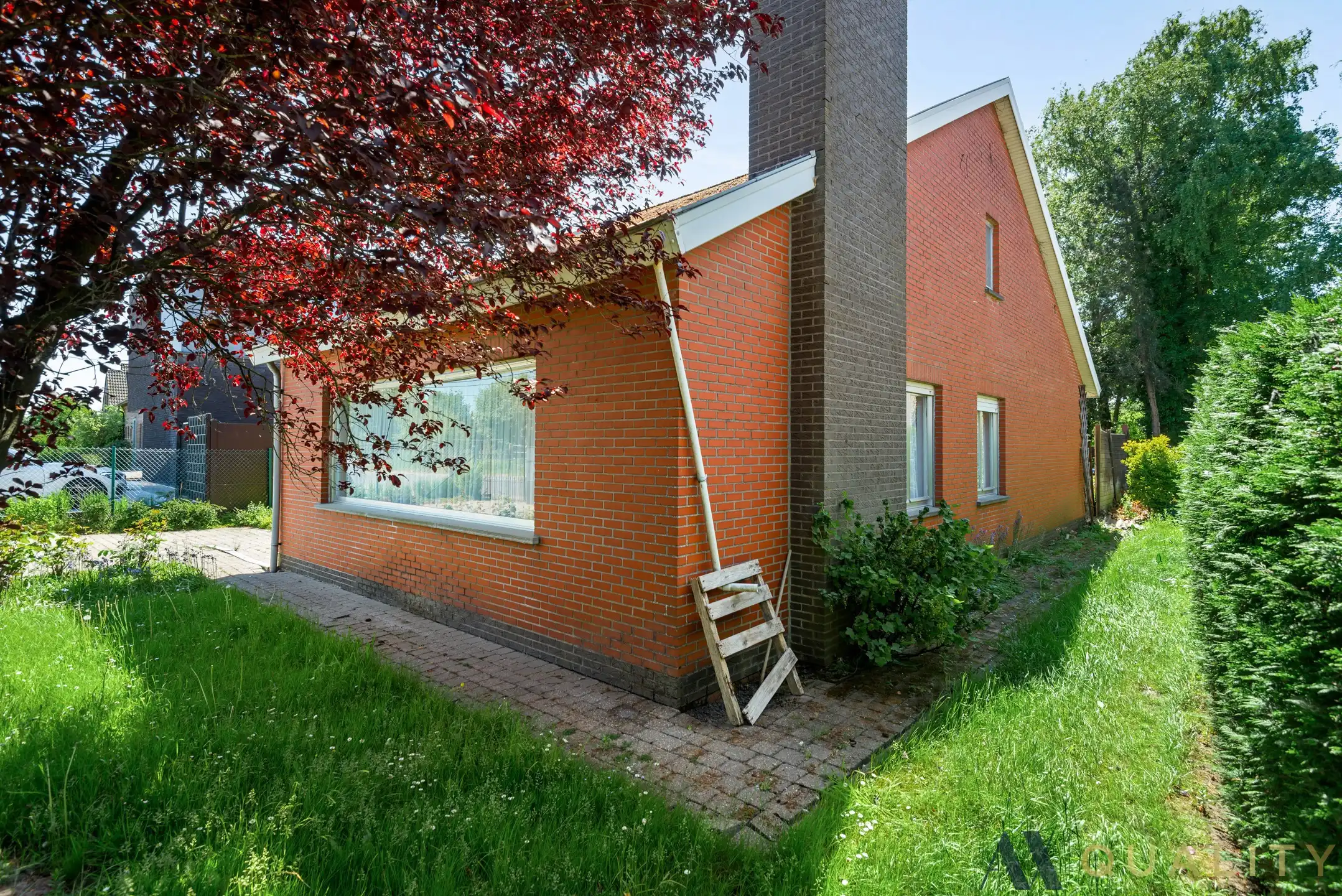 Te Renoveren Bungalow op Ruim Perceel foto 3