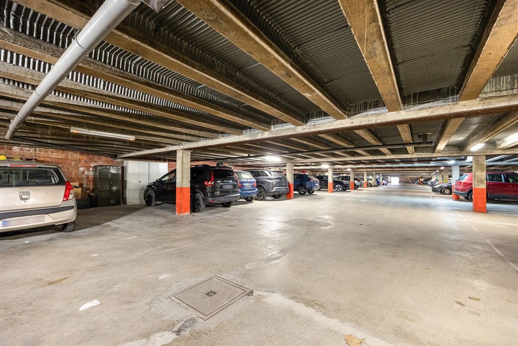 Ondergrondse autostaanplaats foto 6