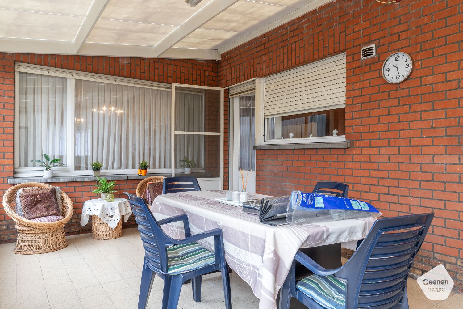 TE RENOVEREN HALF-OPEN WONING MET GARAGE EN 3 SLAAPKAMERS foto 8