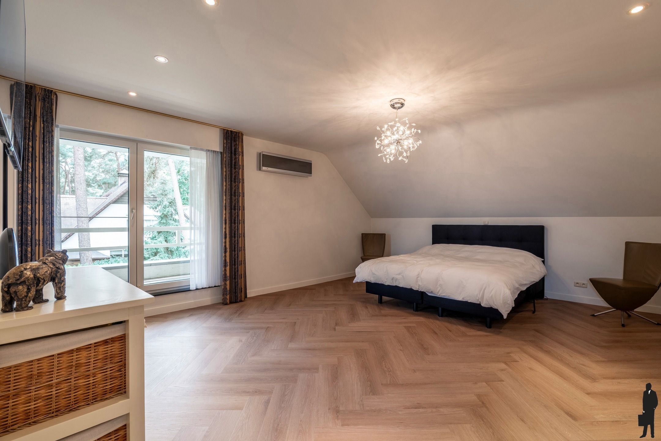 Tijdloze, volledig gerenoveerde villa 'Arendsnest' te Achel foto 17