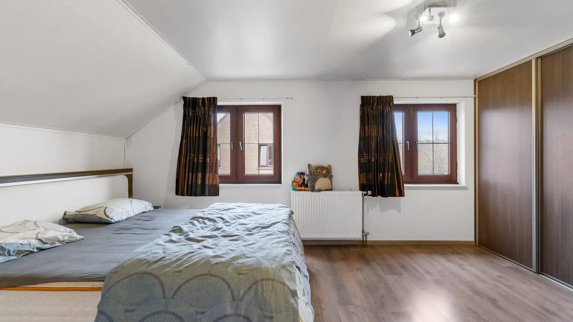 Vrijstaande woning met tuin en inpandige garage foto 12