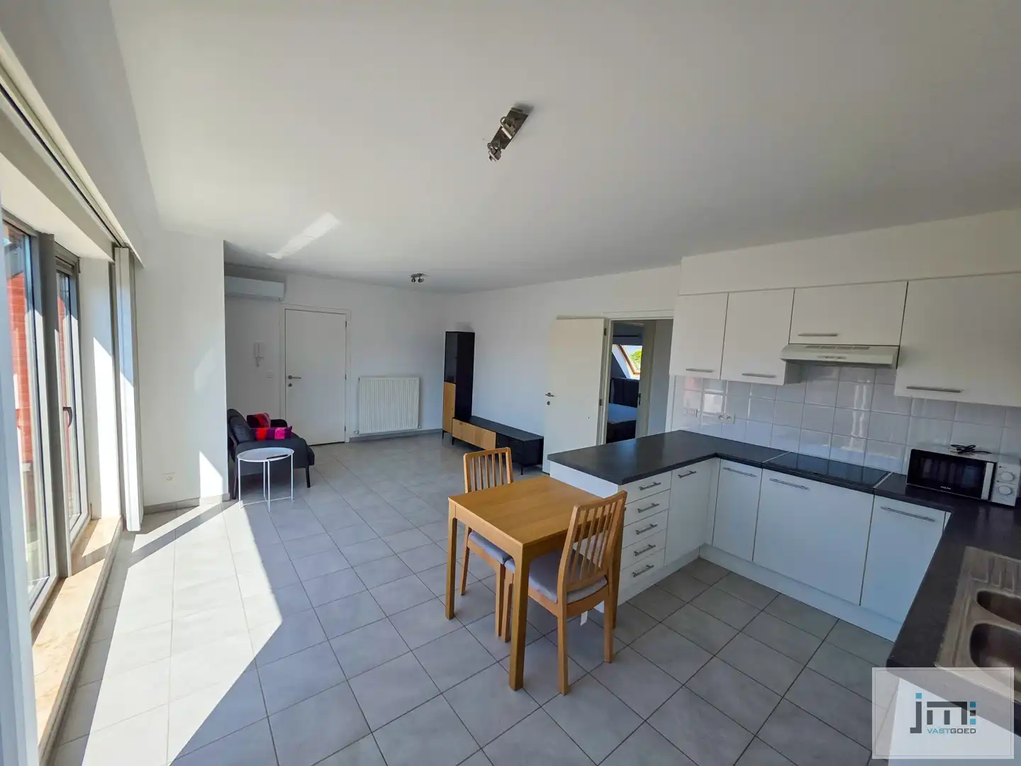 Appartement met terras foto 3