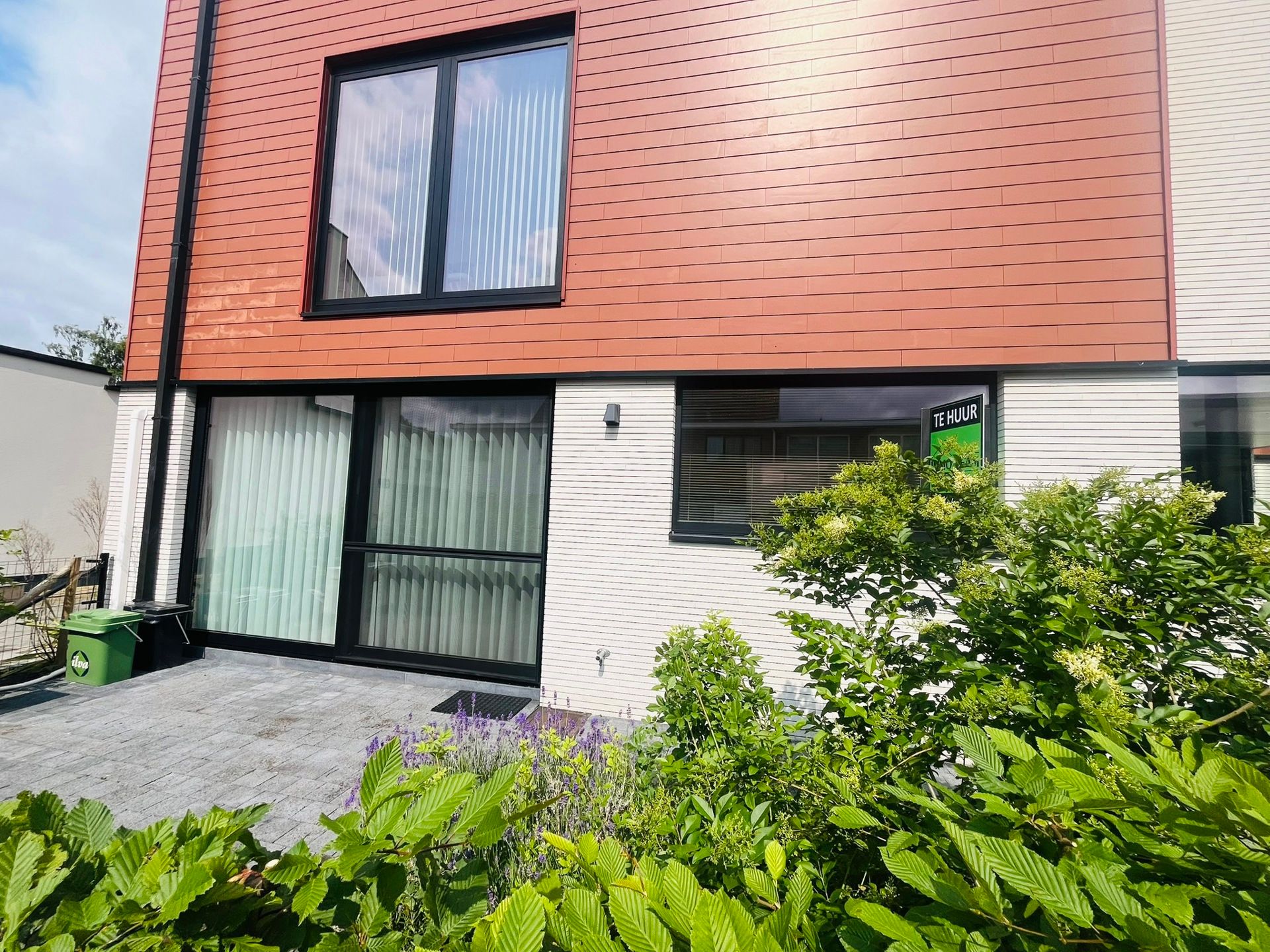 GELIJKVLOERS APPARTEMENT OP WANDELAFSTAND VAN HET STATION. foto 15