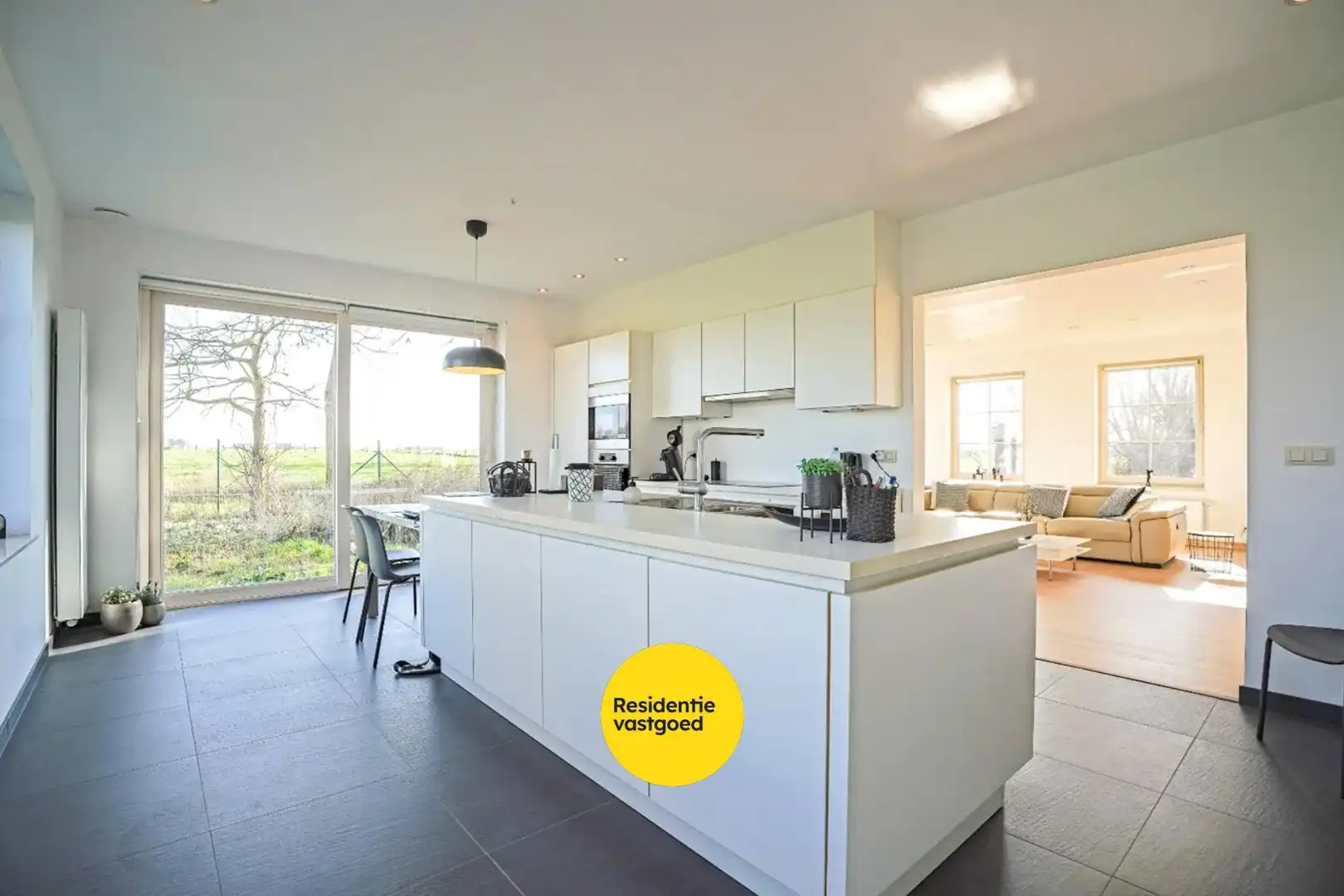 Recente open bebouwing (2019) op een perceel van maar liefst 44.888 m² foto 10