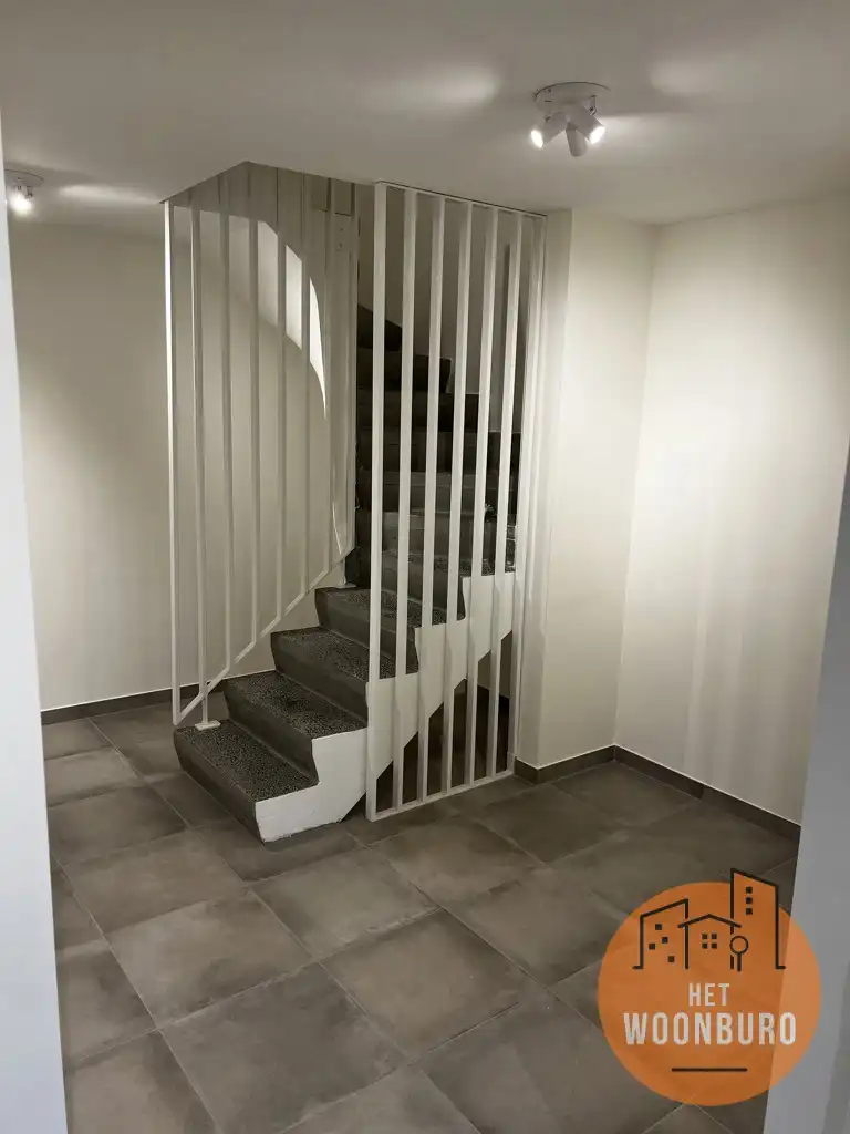 Nieuwbouw duplex met vrij beroepersruimte en 2 staanplaatsen foto 13