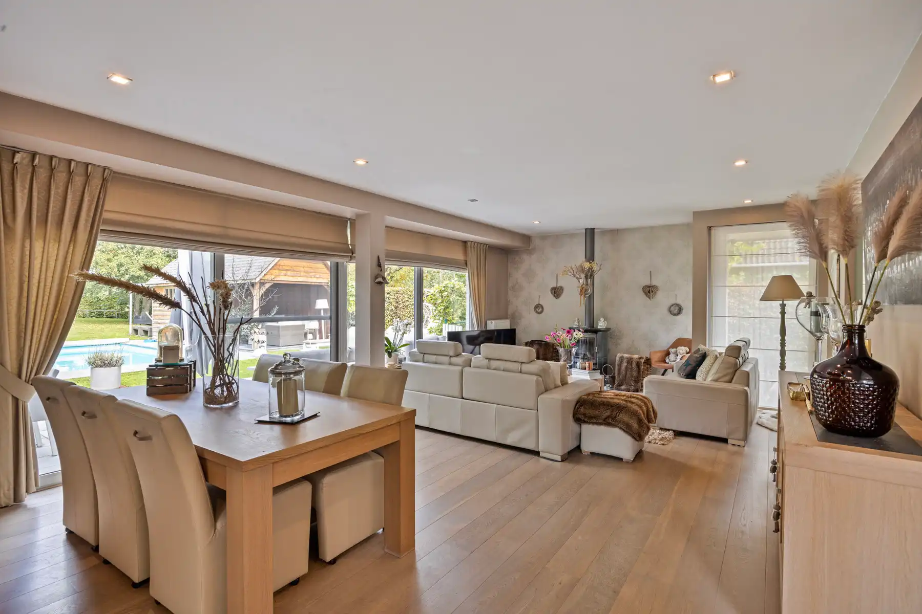 Stijlvolle villa met zwembad, poolhouse en private tuin foto 10
