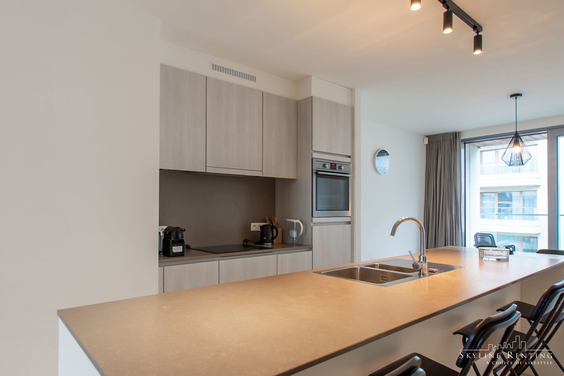 Gezelig lichtrijk gemeubeld 2 kamer app. met 2 TERRASSEN foto 11