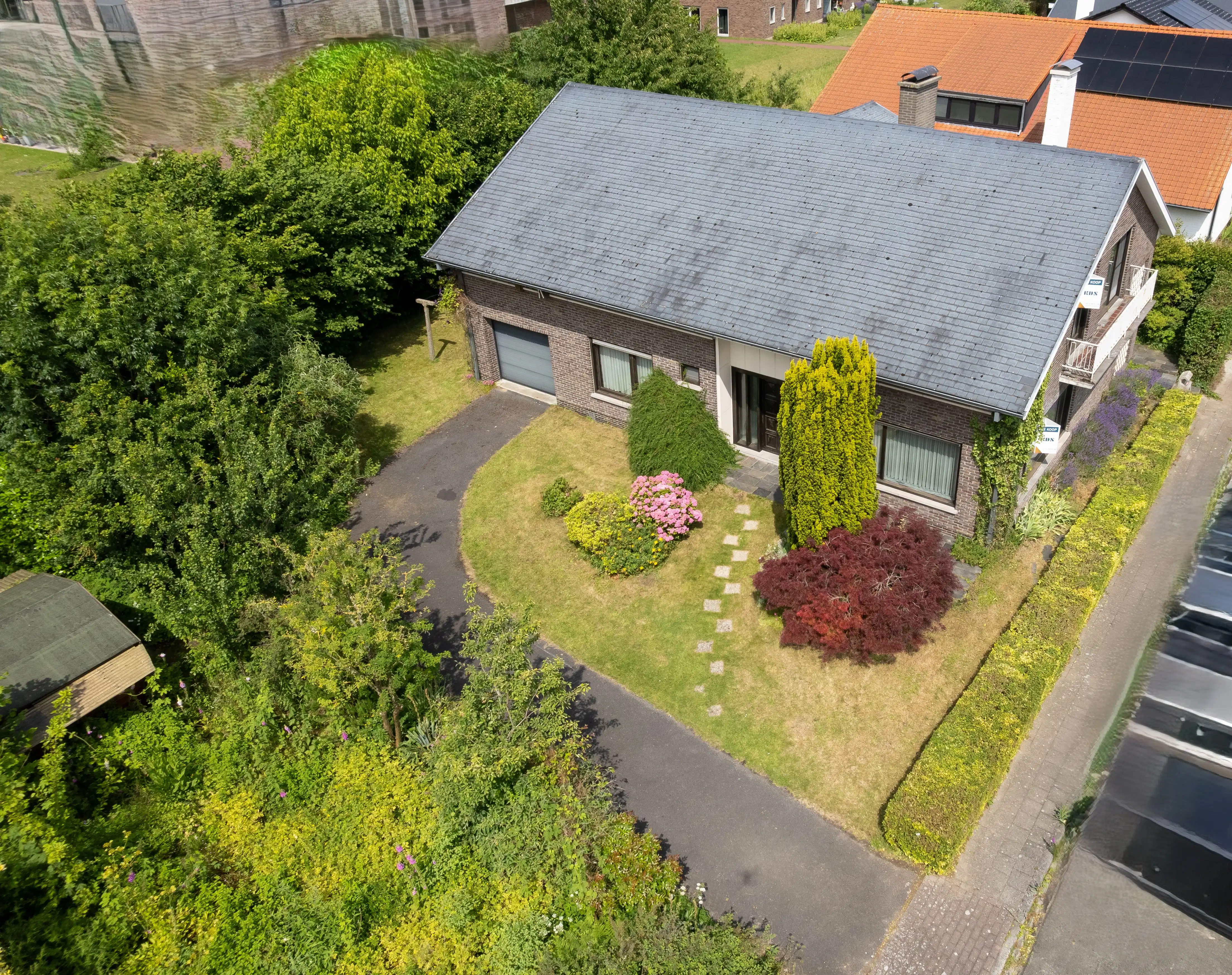 Hoofdfoto van de publicatie: Uitstekend gelegen ruime woning