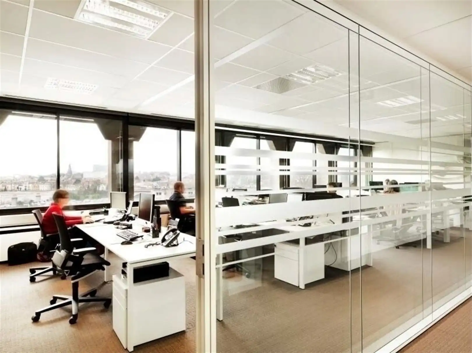 THE OFFICE: kantoren nabij Klaverblad (E17/E40)  foto 5