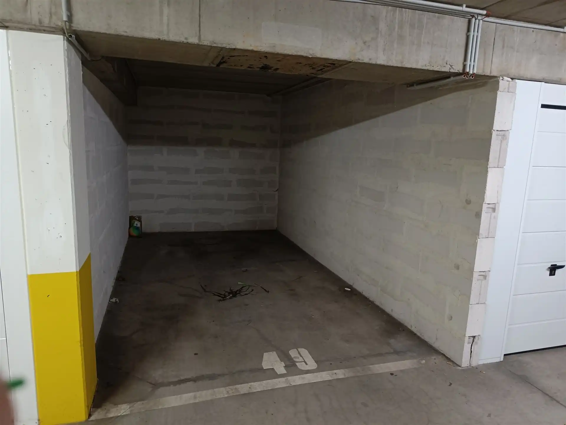 Ondergrondse autostaanplaats foto {{pictureIndex}}