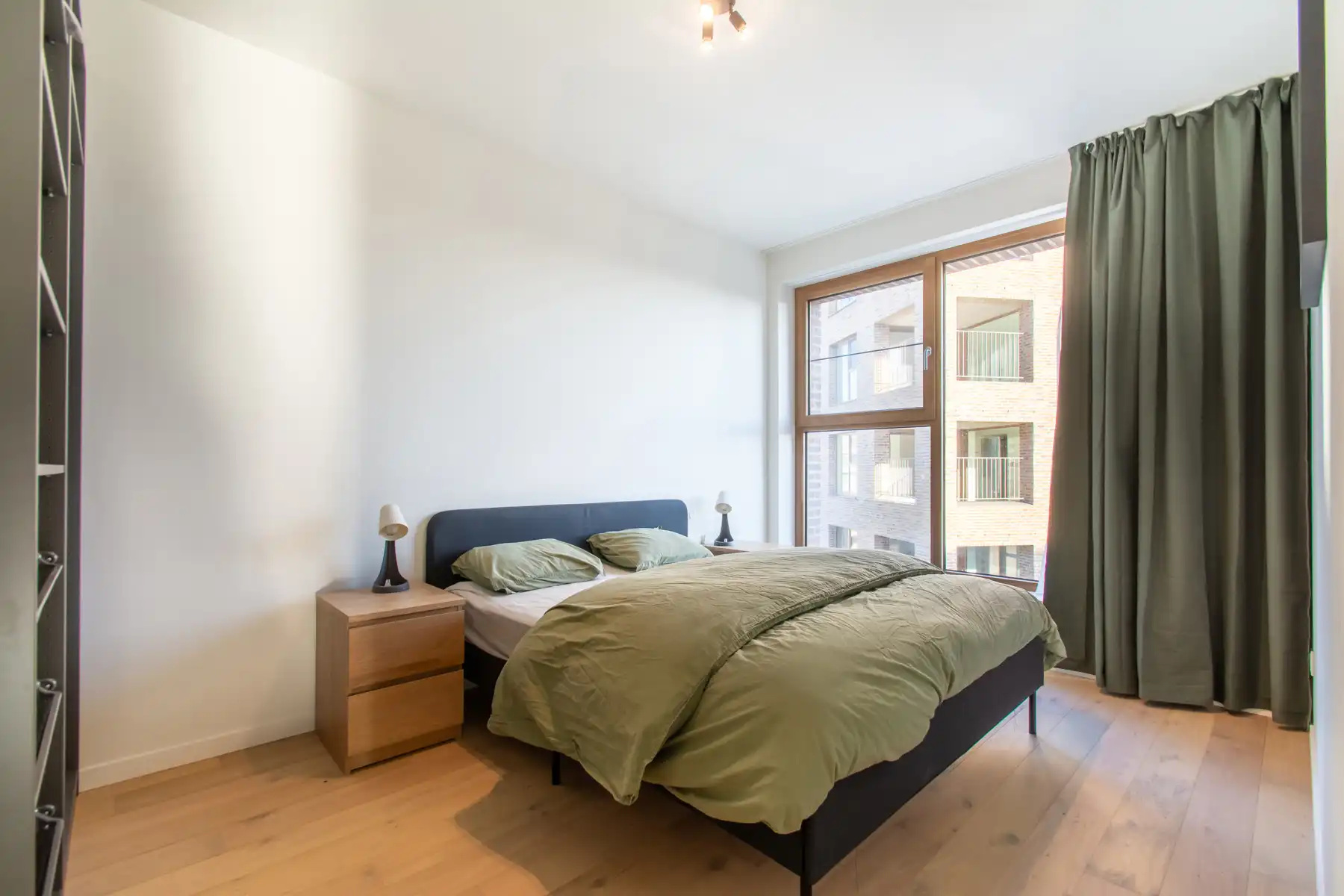 Rustig en comfortabel gemeubeld 2slpk appt. met mooi terras  foto 10