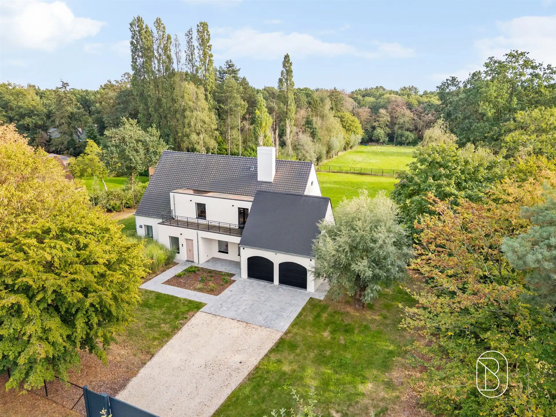 Luxueuze villa met 5 slaapkamers in Aalter foto {{pictureIndex}}