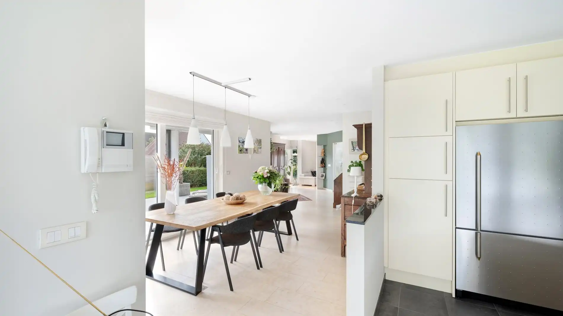 Rustig gelegen villa met open zichten op 1362 m² grond foto 12
