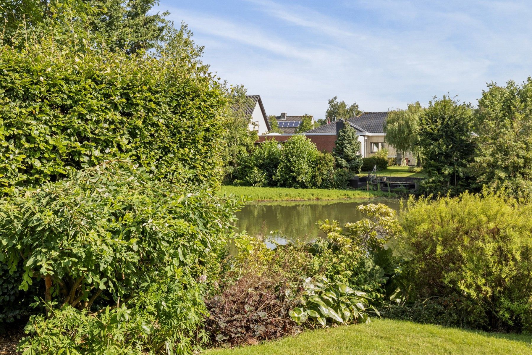 Instapklare woning met vijverzicht in het groene Bellem! foto 18