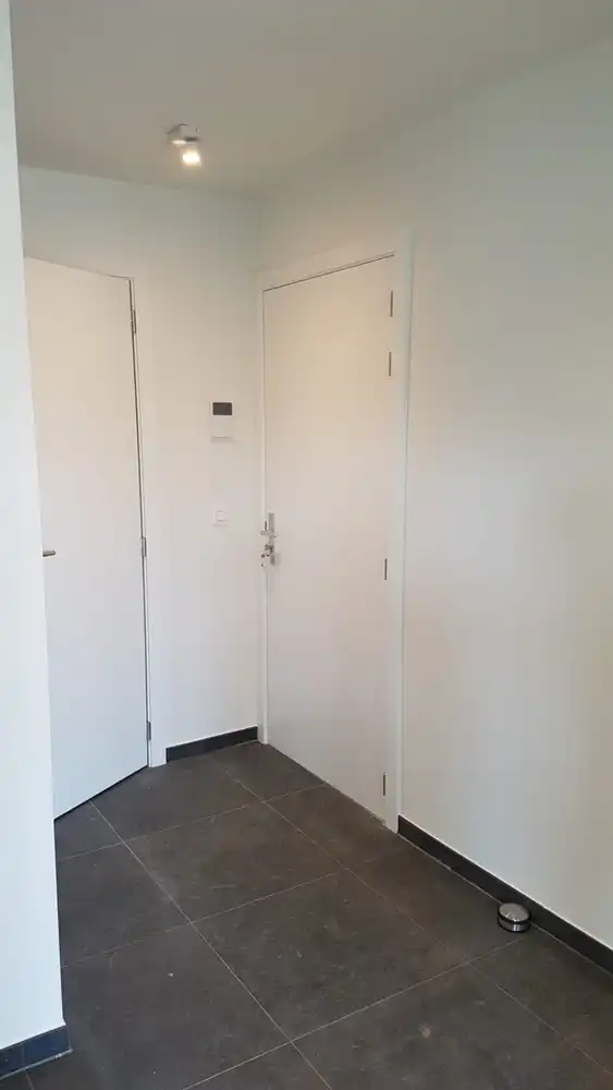 APPARTEMENT MET TWEE SLAAPKAMERS, TERRAS EN PARKEERPLAATS. foto 10